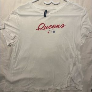 H&M queen shirt great condition